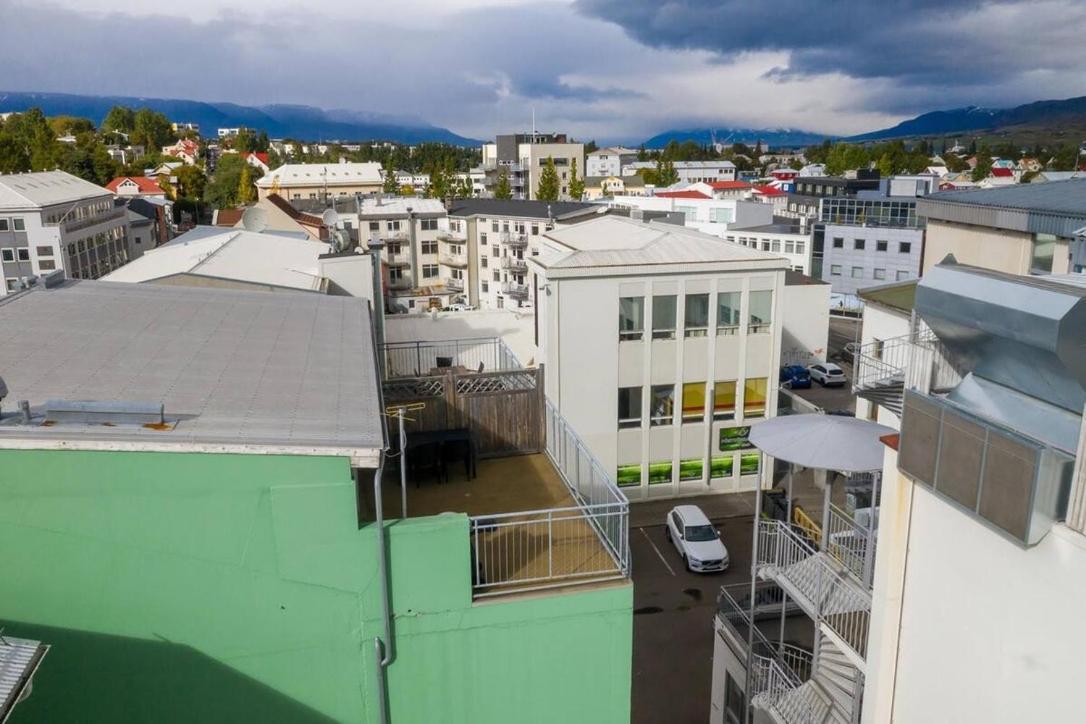 Penthouse On The Main Street, Town Center Akureyri Apartamento Exterior foto